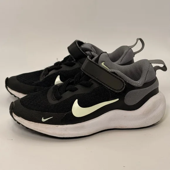 Nike boys revolution Sneakers Black Gray Size 9 (Toddler Boy) - Picture 4 of 6